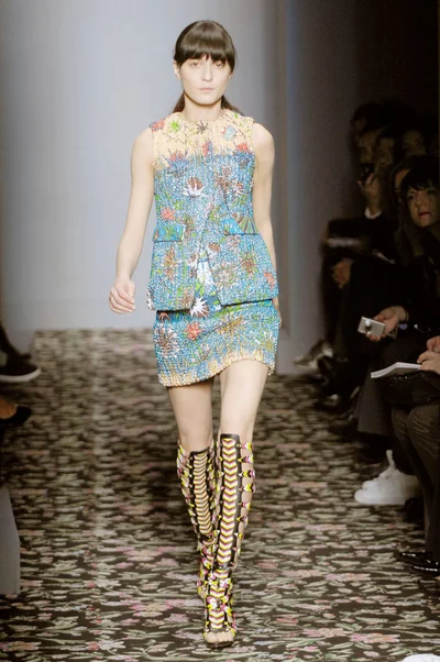 Look 28